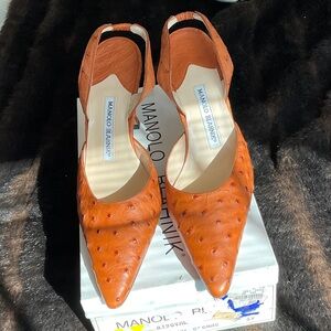 NEW OSTRICH MANOLO BLAHNIK CAROLYNE COGNAC 39 8.5 9 slingbacks GORGEOUS RARE